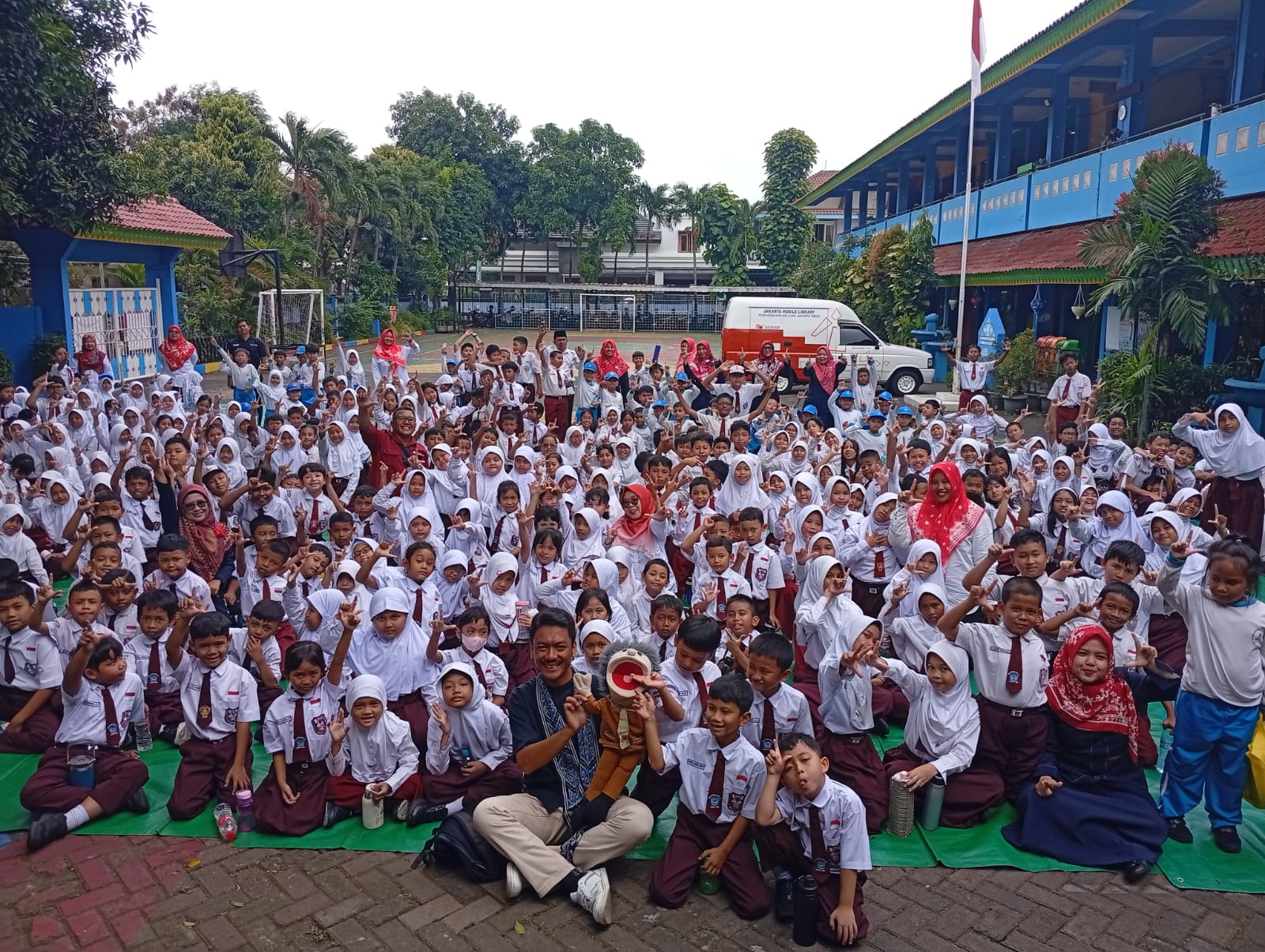 Wisata LiterAsyik Ke SDN Cipinang Muara 05